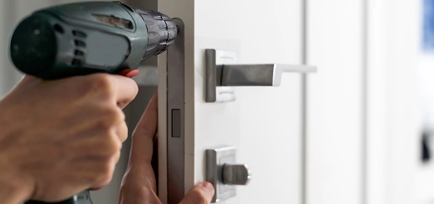 Locksmith For Lock Replacement Near Me in Bloomington, CA