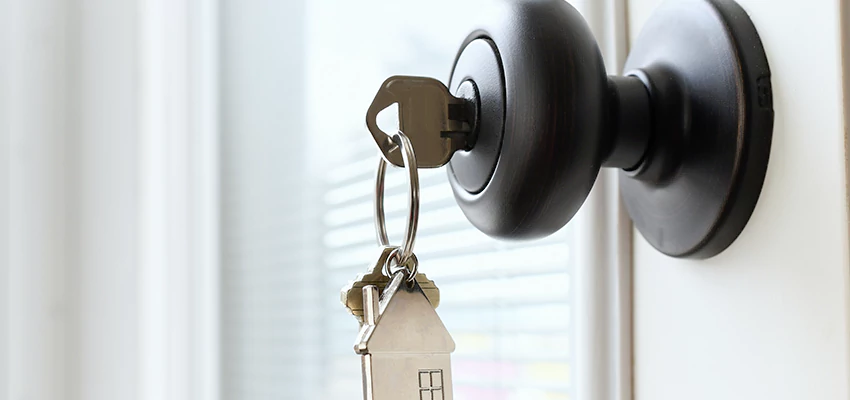 Bifold Door Knob Replacement in Bloomington, California