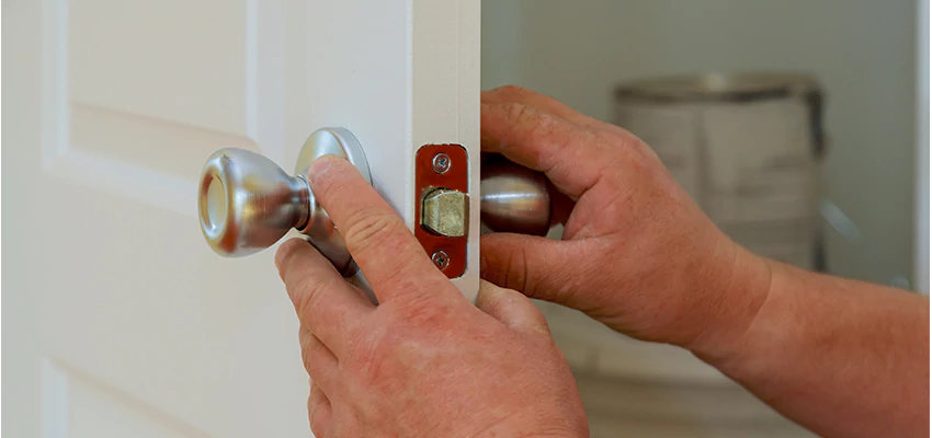 AAA Locksmiths For lock Replacement in Bloomington, California